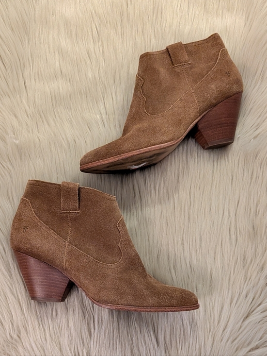 Frye Shoes - Frye Reina tan leather booties size 9.5